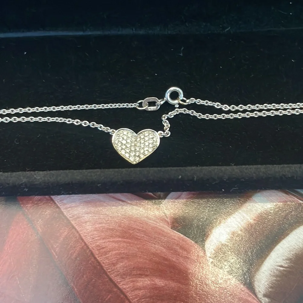 Diamond Pavé Heart - Picture 6 of 11